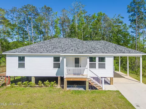 18524 Riverline Dr W, Saucier, MS 39574