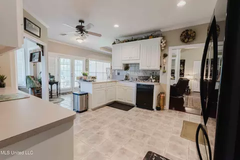 417 Devonport Cir, Raymond, MS 39154 photo 8