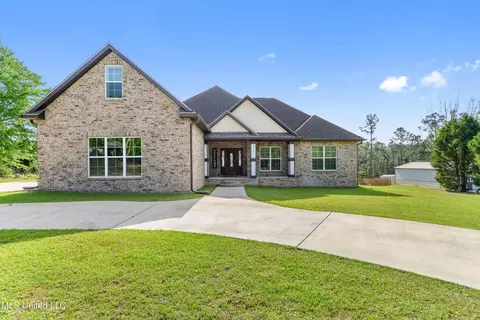 18370 Deer Dr, Saucier, MS 39574
