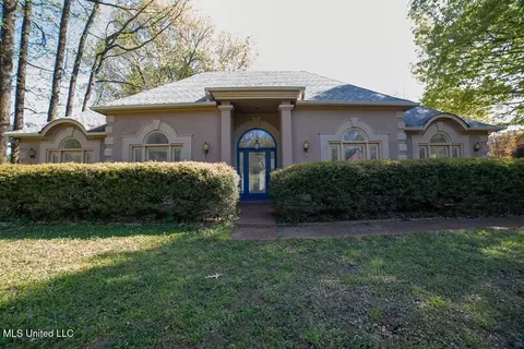 8655 Collinswood Dr, Olive Branch, MS 38654
