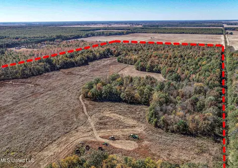 5151 Nash Rd, Batesville, MS 38606