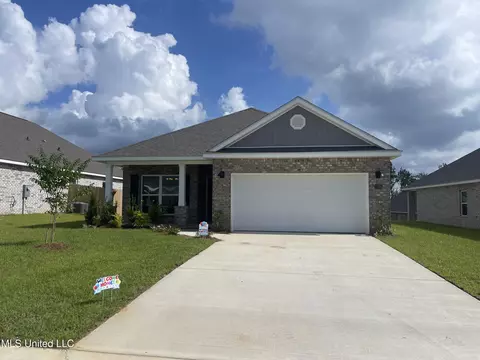 17781 Kelso Dr, D'iberville, MS 39540