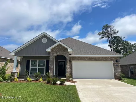 17807 Kelso Dr, D'iberville, MS 39540