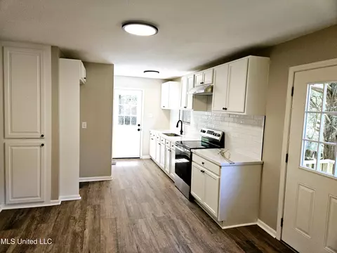 Kitchen - 3925 Harold Dr, Jackson, MS 39212 photo 1 of 4