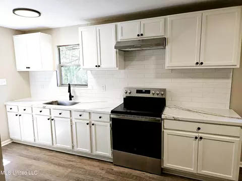 Kitchen - 3925 Harold Dr, Jackson, MS 39212 photo 4 of 4