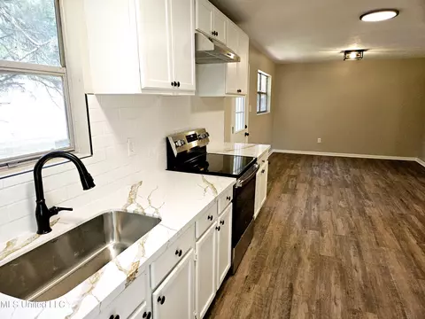Kitchen - 3925 Harold Dr, Jackson, MS 39212 photo 3 of 4