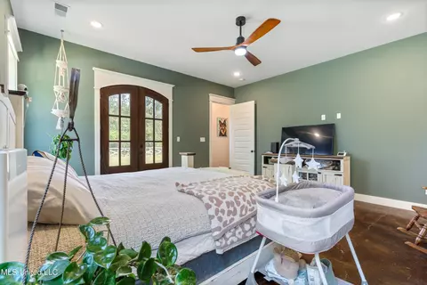 Bedroom - 6978 Vaiden Rd, Hernando, MS 38632 photo 4 of 6