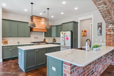 Kitchen - 6978 Vaiden Rd, Hernando, MS 38632 photo 1 of 8