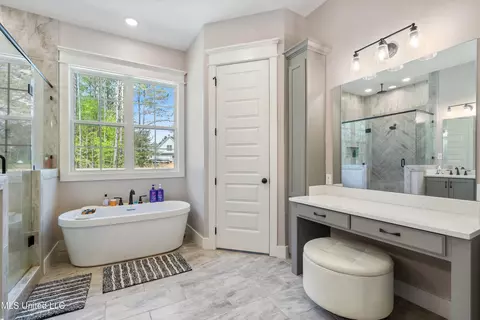 Bath - 6978 Vaiden Rd, Hernando, MS 38632 photo 5 of 8