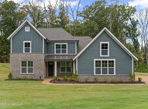 2835 S Cypress Lake Dr, Olive Branch, MS 38654