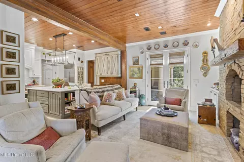Living - 115 Royal Lytham, Jackson, MS 39211 photo 6 of 6