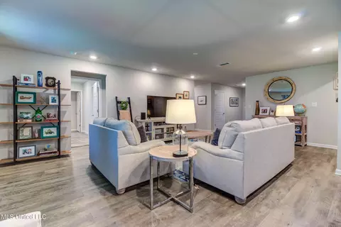 1007 Enclave Cir, Long Beach, MS 39560 photo 9