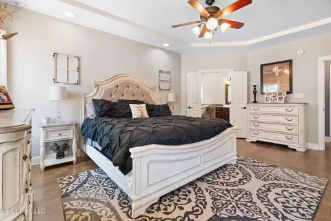 Bedroom - 2850 Horn Lake Rd, Hernando, MS 38632 photo 3 of 5