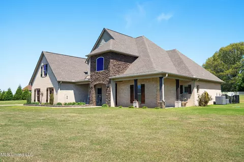 Exterior - 2850 Horn Lake Rd, Hernando, MS 38632 photo 4 of 12