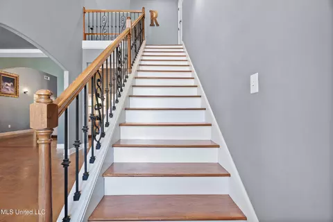 Entry Way - 2850 Horn Lake Rd, Hernando, MS 38632 photo 4 of 6