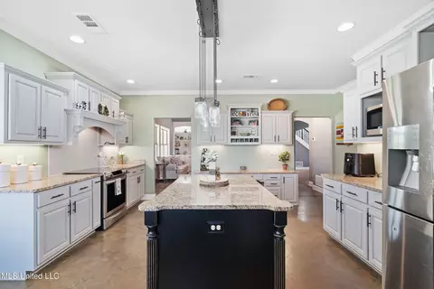 Kitchen - 2850 Horn Lake Rd, Hernando, MS 38632 photo 3 of 3