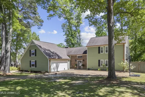 100 Sandpiper Rd, Brandon, MS 39047