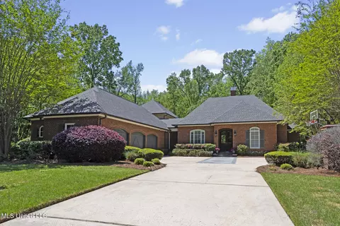 224 Valley Rd, Ridgeland, MS 39157