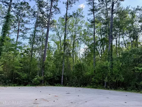 6318 Banyan Pl, Diamondhead, MS 39525