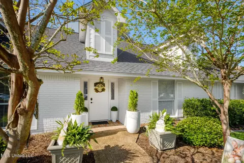 1 Epico Hollow Dr, Gulfport, MS 39507