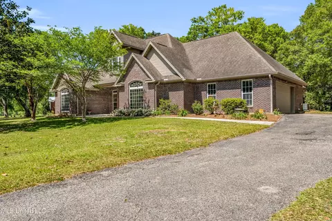 19009 Magnolia Ridge Dr, Kiln, MS 39556