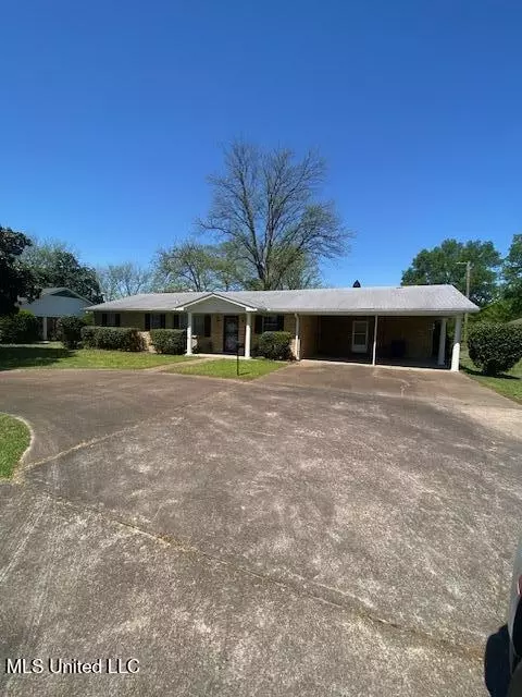 309 Florence Ave, Clarksdale, MS 38614
