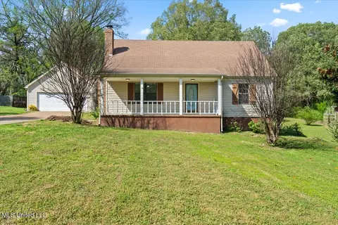 29 Forest Hill Rd, Byhalia, MS 38611