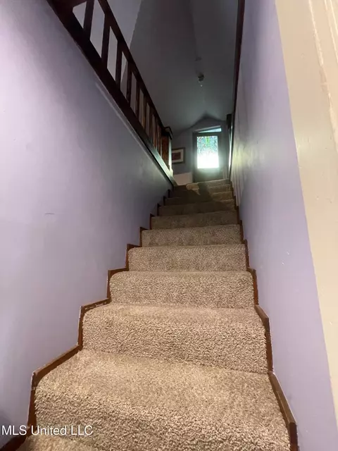 Entry Way - 800 Gillespie St, Jackson, MS 39202 photo 2 of 2