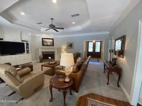 Living - 140 Oak View Dr, Terry, MS 39170 photo 2 of 5