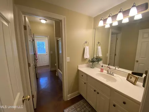 Bath - 140 Oak View Dr, Terry, MS 39170 photo 6 of 13