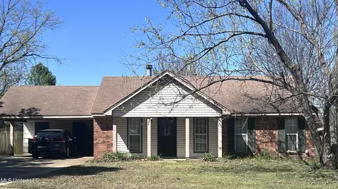 6555 Jamestown Dr, Horn Lake, MS 38637
