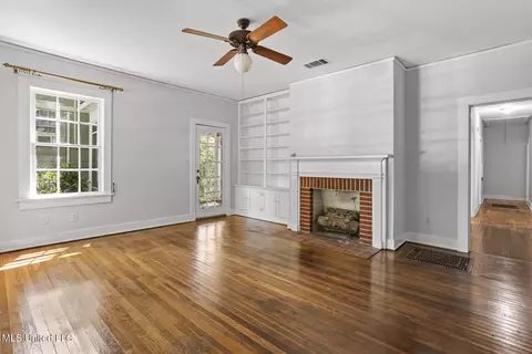 Living - 1621 St Ann St, Jackson, MS 39202 photo 1 of 3