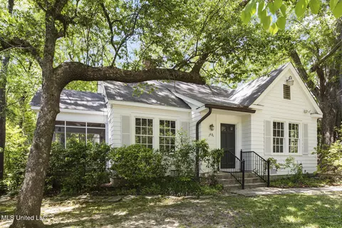1621 St Ann St, Jackson, MS 39202