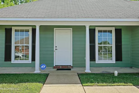 Exterior - 132 Cedar Spring Cir, Pearl, MS 39208 photo 3 of 5