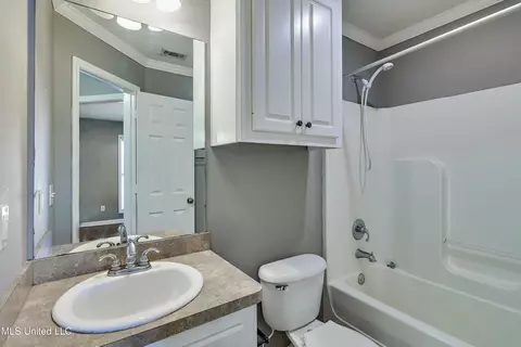 Bath - 132 Cedar Spring Cir, Pearl, MS 39208 photo 2 of 2