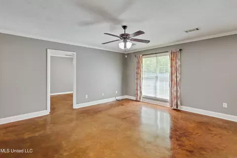 Living - 132 Cedar Spring Cir, Pearl, MS 39208 photo 2 of 3