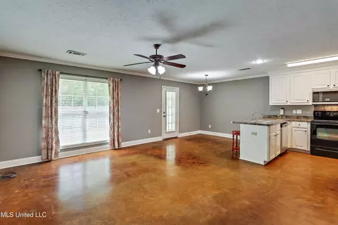 Living - 132 Cedar Spring Cir, Pearl, MS 39208 photo 1 of 3