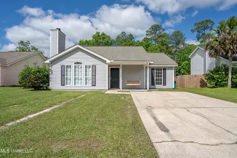 12223 5 Oaks Dr, Gulfport, MS 39503