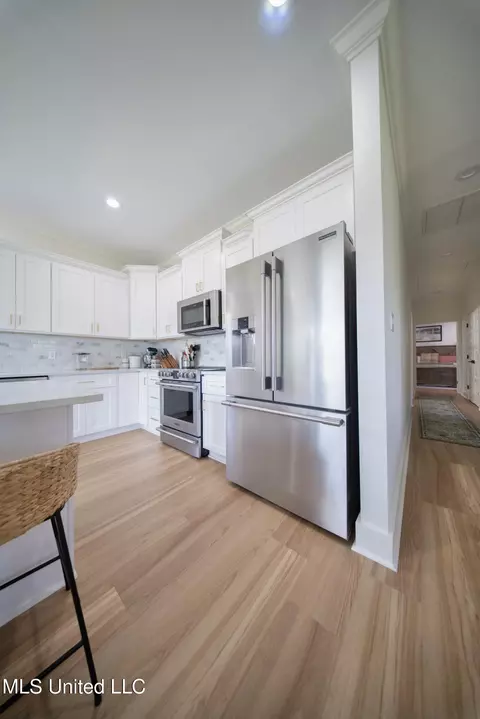 Entry Way - 134 Markham Dr, Long Beach, MS 39560 photo 1 of 2
