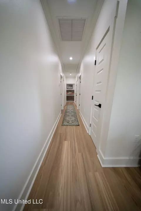 Entry Way - 134 Markham Dr, Long Beach, MS 39560 photo 2 of 2