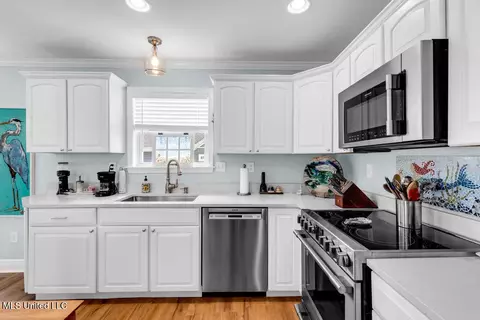 Kitchen - 421 E 4th St, Long Beach, MS 39560 photo 3 of 4