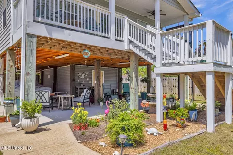Exterior - 421 E 4th St, Long Beach, MS 39560 photo 1 of 10
