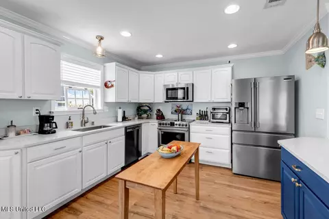 Kitchen - 421 E 4th St, Long Beach, MS 39560 photo 4 of 4