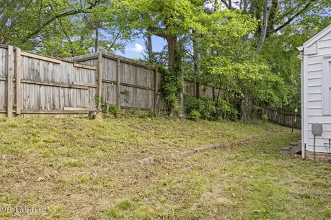 Exterior - 141 River Park Dr, Jackson, MS 39202 photo 8 of 10