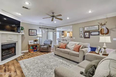 Living - 329 Cherry Bark Dr, Brandon, MS 39047 photo 2 of 2