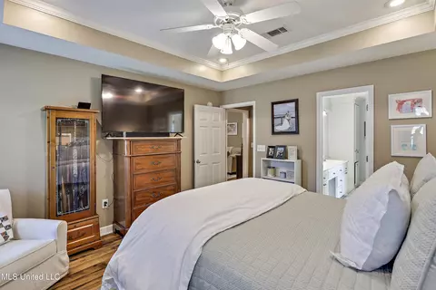 Bedroom - 329 Cherry Bark Dr, Brandon, MS 39047 photo 2 of 3