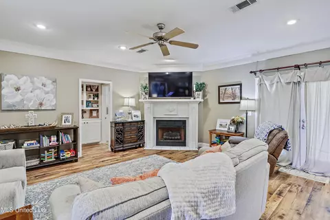 Living - 329 Cherry Bark Dr, Brandon, MS 39047 photo 1 of 2