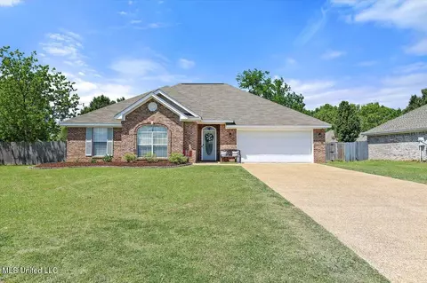 329 Cherry Bark Dr, Brandon, MS 39047