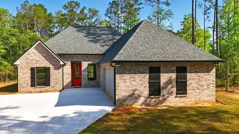 53 Switch Dr, Carriere, MS 39426