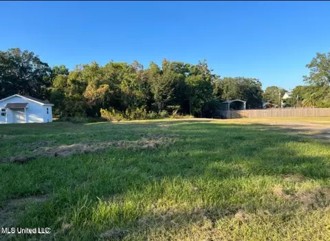 2509 Washington Ave, Pascagoula, MS 39567